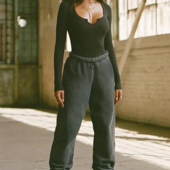 Joah Brown Oversized Jogger (XS/SM) and zip hoodie (OS)-Washed Black - Picture 5 of 13